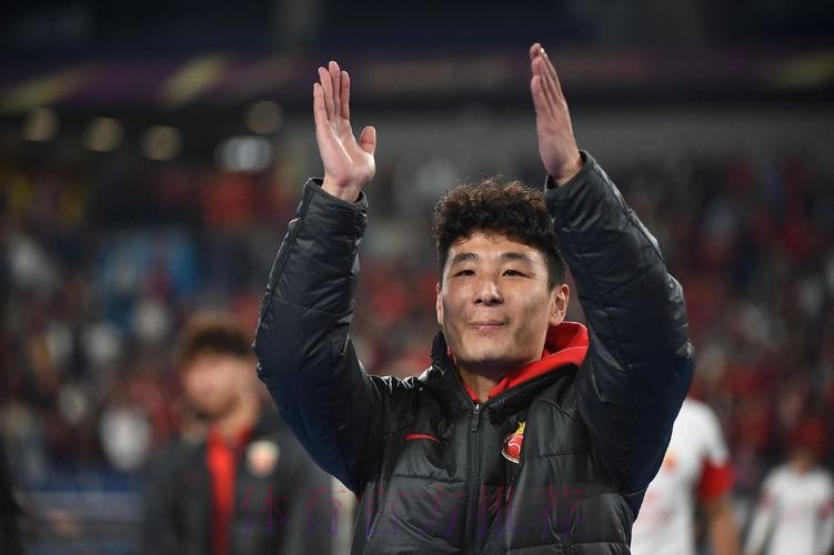 新华社专访武磊：愿意带伤出战，承担更多责任