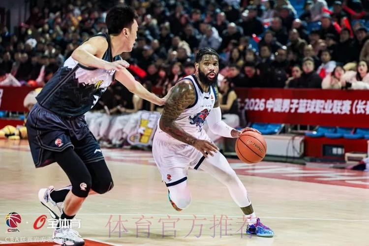 签第四外援没事!鲍威尔用表现回应质疑 签第四外援没事!鲍威尔用表现回应质疑